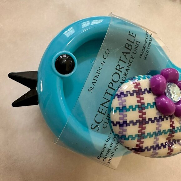 Bath & Body Works Blue Fish Gem Air Freshener Visor Clip Scentportable - Picture 2 of 8